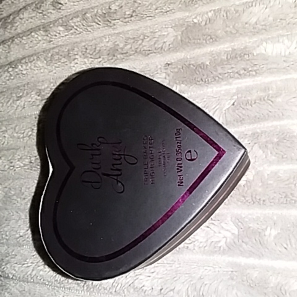 Revolution Highlighter like new - Picture 2 of 3